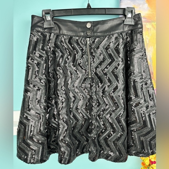 Evening black skirt leather and sequin, lined, size 4 (S) approx 26", NWT - Picture 3 of 11